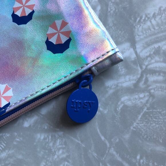 Ipsy July 2016 Silver Iridescent Blue Beach Umbrella Zipper Make-Up Cosmetic Bag - Picture 4 of 6